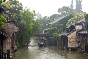 船游西湖-三潭印月岛-西溪湿地-水乡乌镇-钱江新景灯光秀二日游